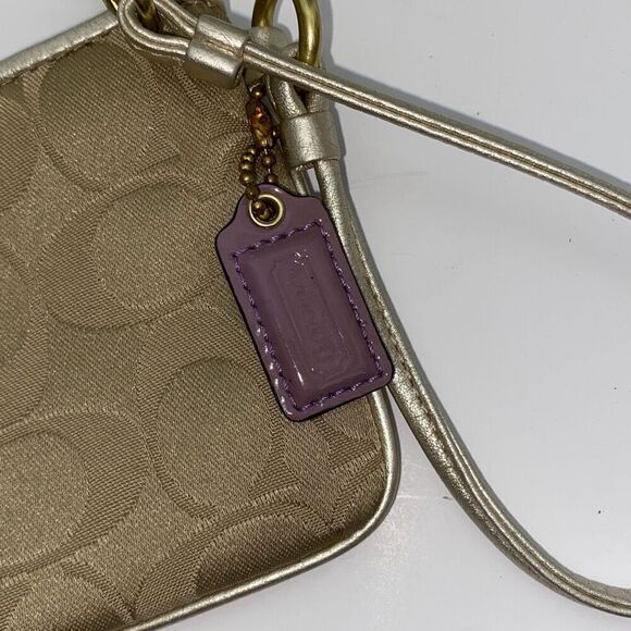 Coach Poppy Women's Tan Signature Logo Wristlet Handbag One Size - Picture 5 of 6